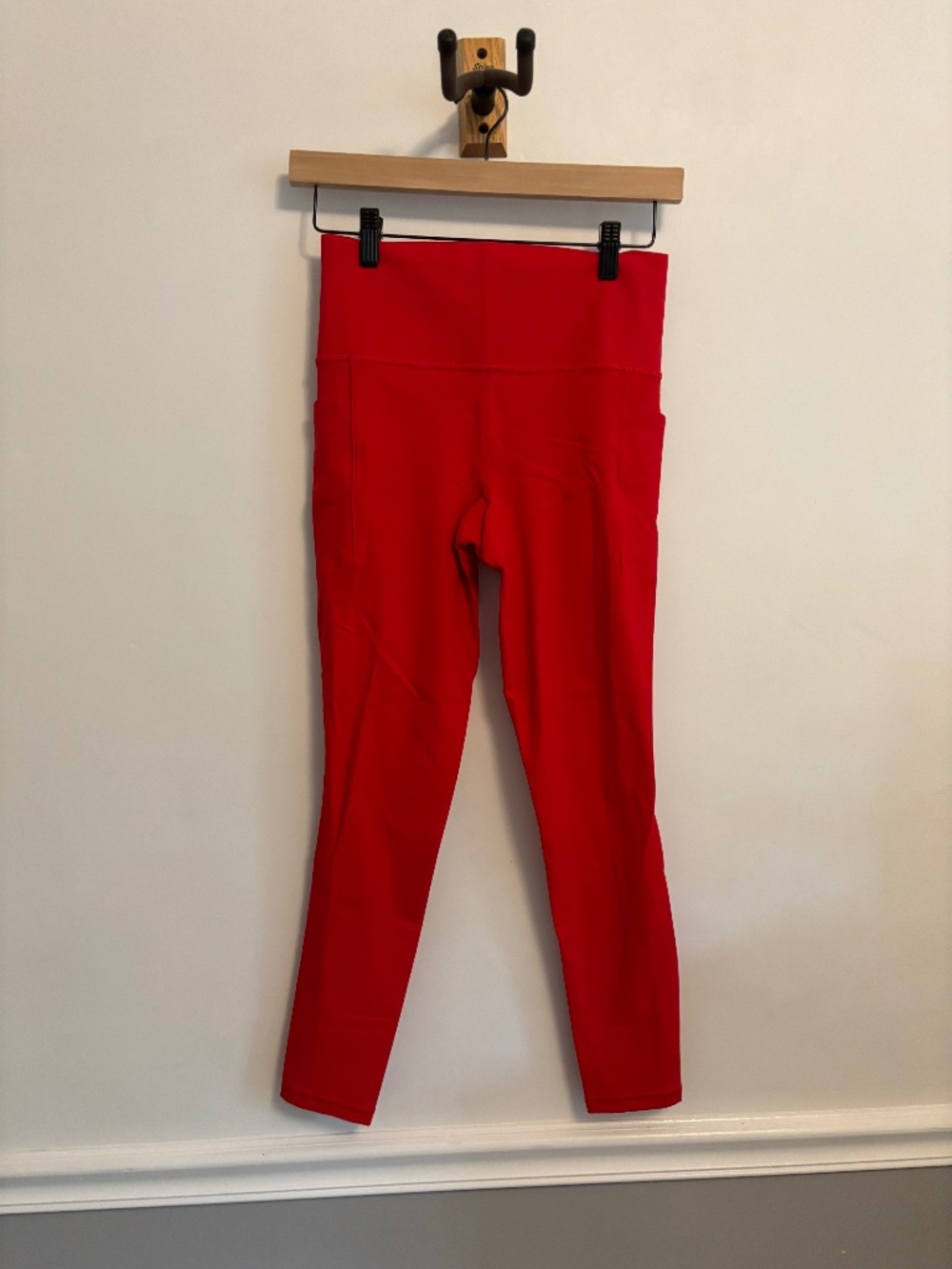Athleta Salutation Stash leggings - small